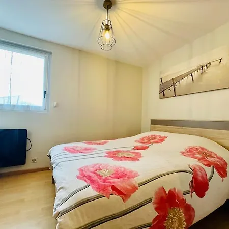 Superbe T3 A 300m - Parking Prive Et Inclus Juin-sept Apartment *